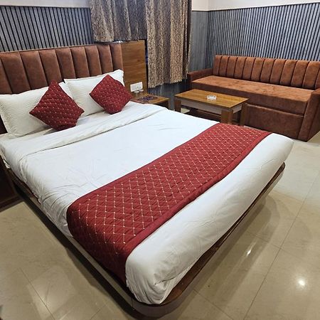 Tirupati Lodge Njp Siliguri Exterior photo