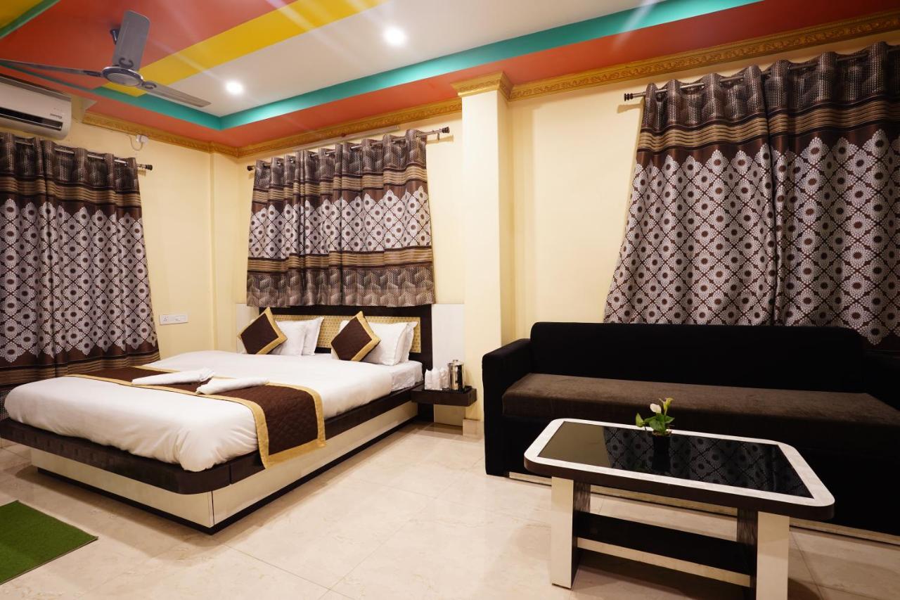Tirupati Lodge Njp Siliguri Exterior photo
