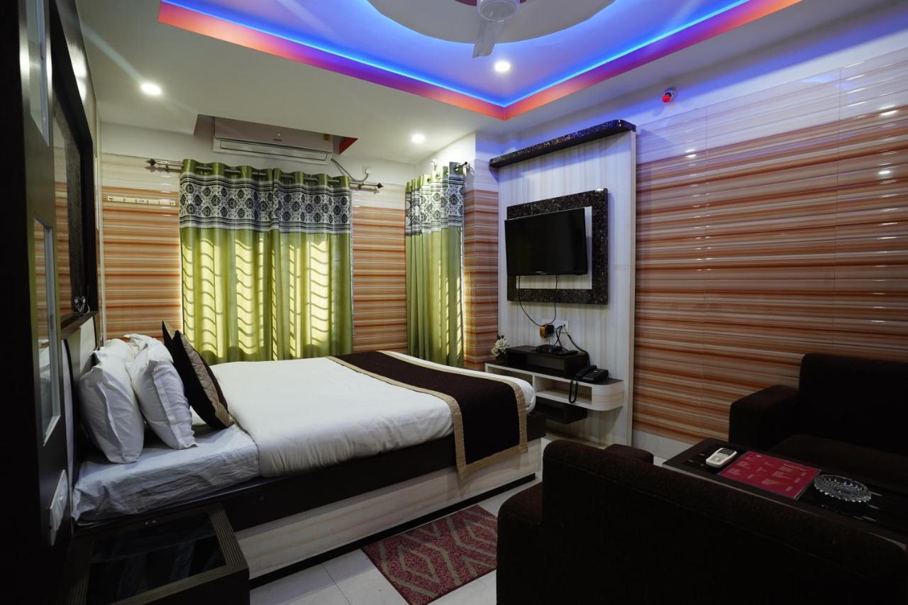 Tirupati Lodge Njp Siliguri Exterior photo