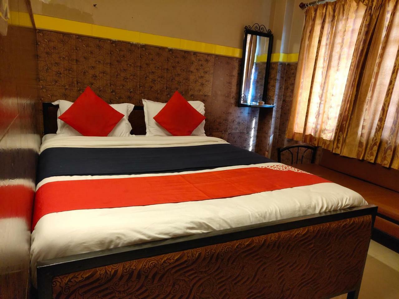 Tirupati Lodge Njp Siliguri Exterior photo