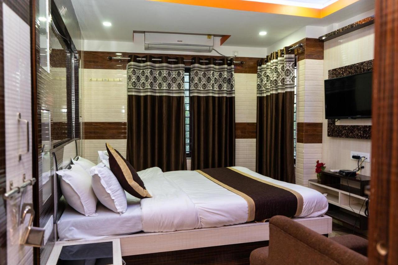 Tirupati Lodge Njp Siliguri Exterior photo